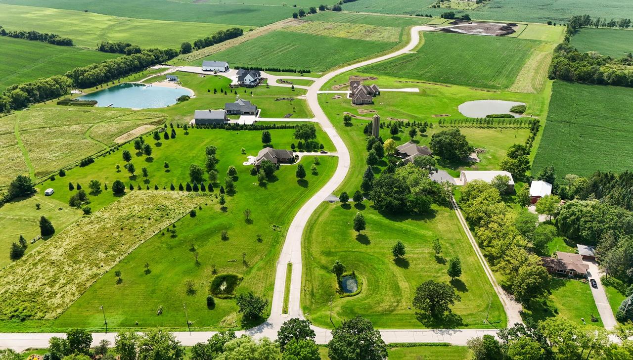 1453 Waukesha Rd, Raymond, WI 53108