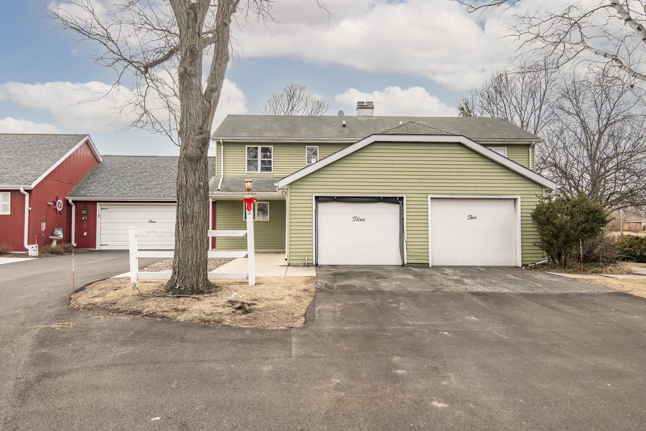 3 Linden Cir, Jefferson, WI 53549