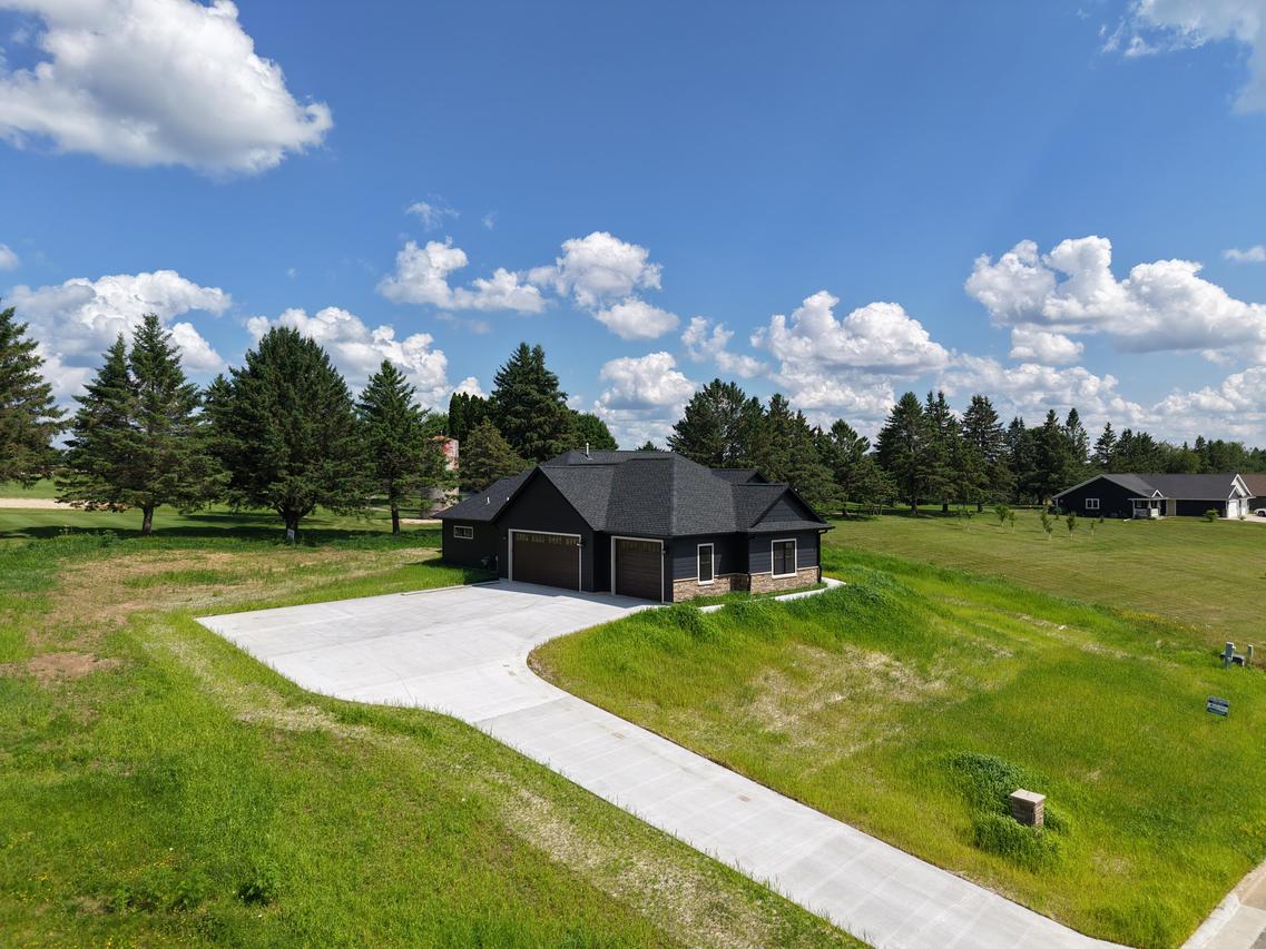 1129 16th Fairway Dr, Viroqua, WI 54665