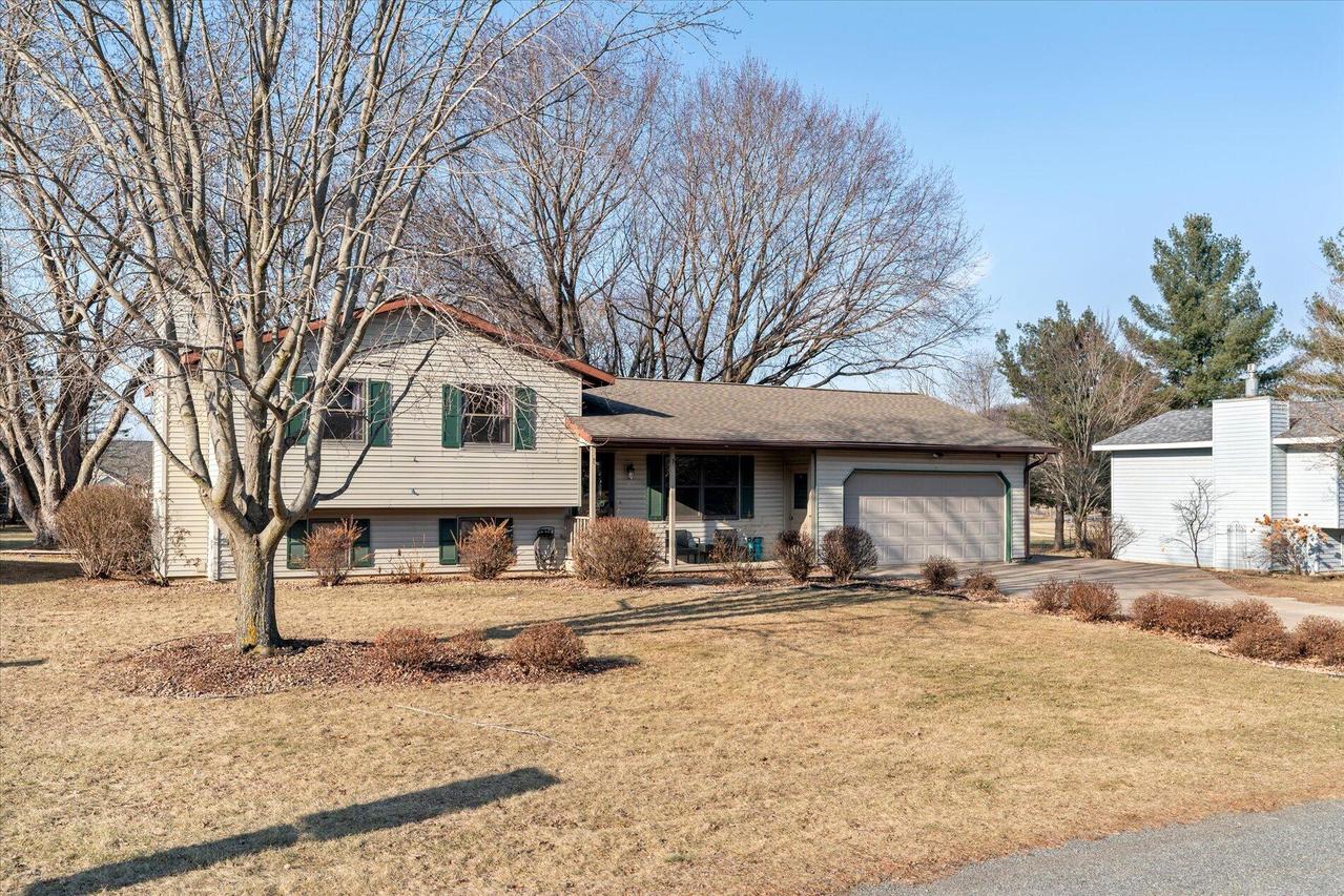 N5353 Rylla St, Onalaska, WI 54650