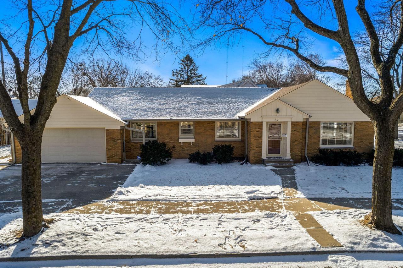 701 E Fairmount Ave, Whitefish Bay, WI 53217