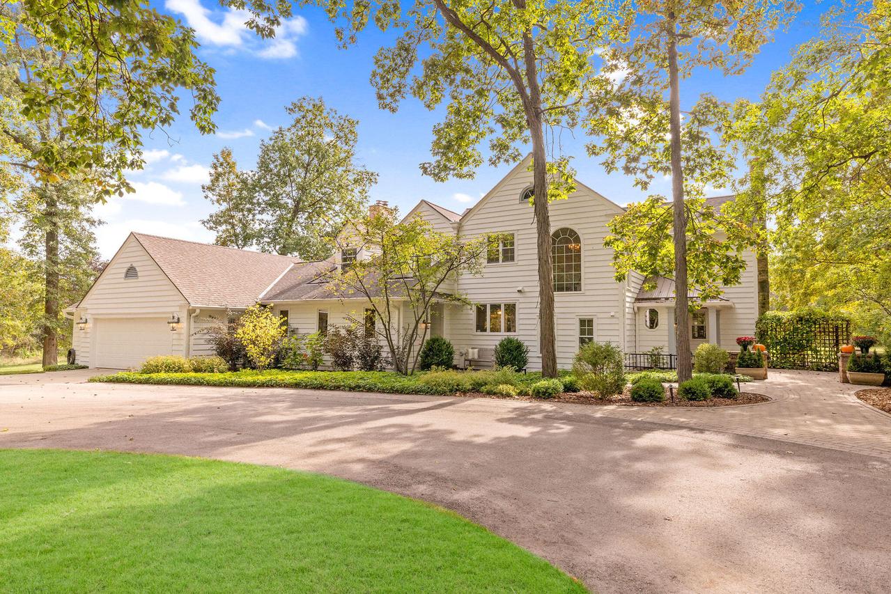 13105 N West Shoreland Dr, Mequon, WI 53097