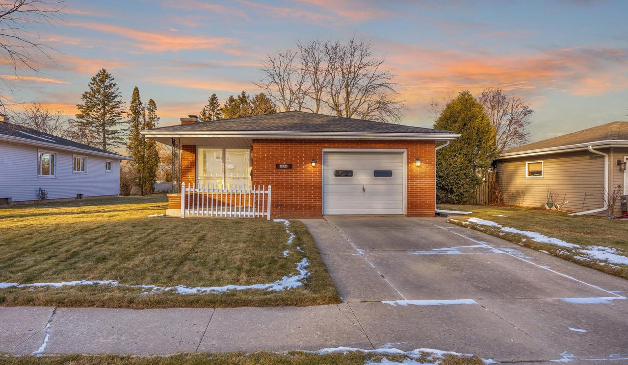 1244 Kaufmann Ave, Sheboygan, WI 53081