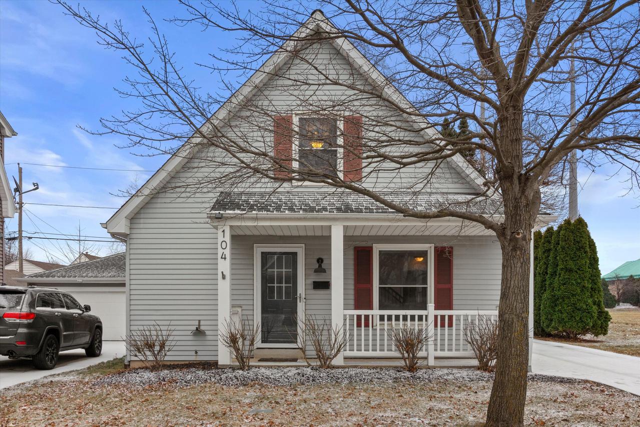 104 N 71st St, Milwaukee, WI 53213