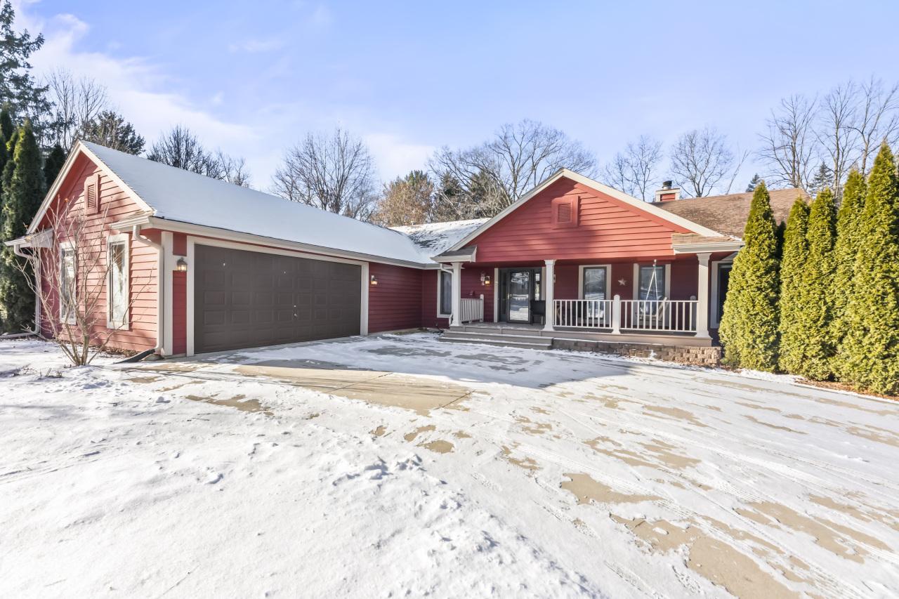 1411 Maple Dr, Richfield, WI 53033