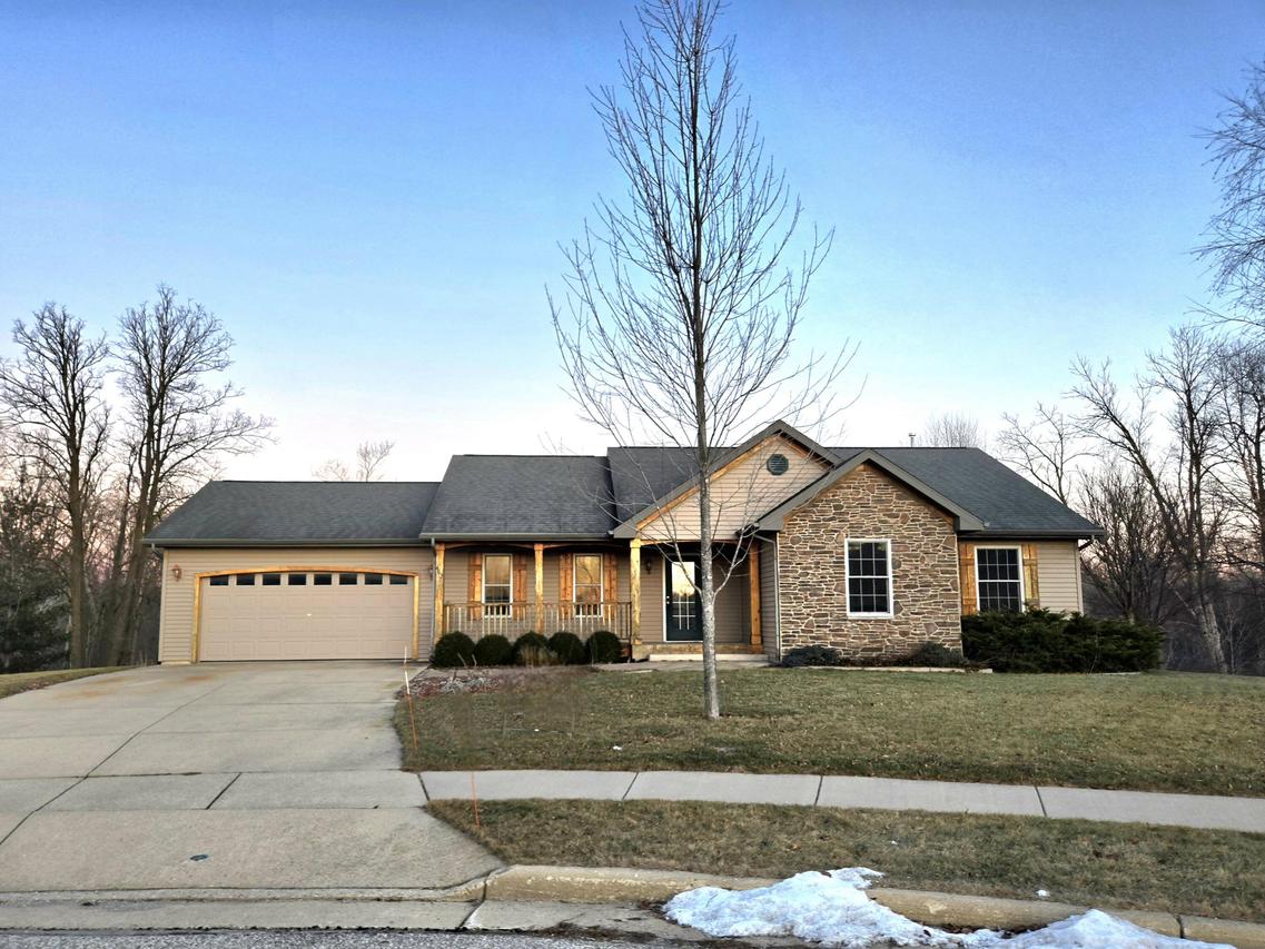 465 Hunters Glen, Johnson Creek, WI 53038