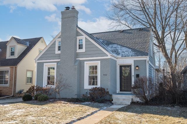 5931 N Santa Monica Blvd, Whitefish Bay, WI 53217