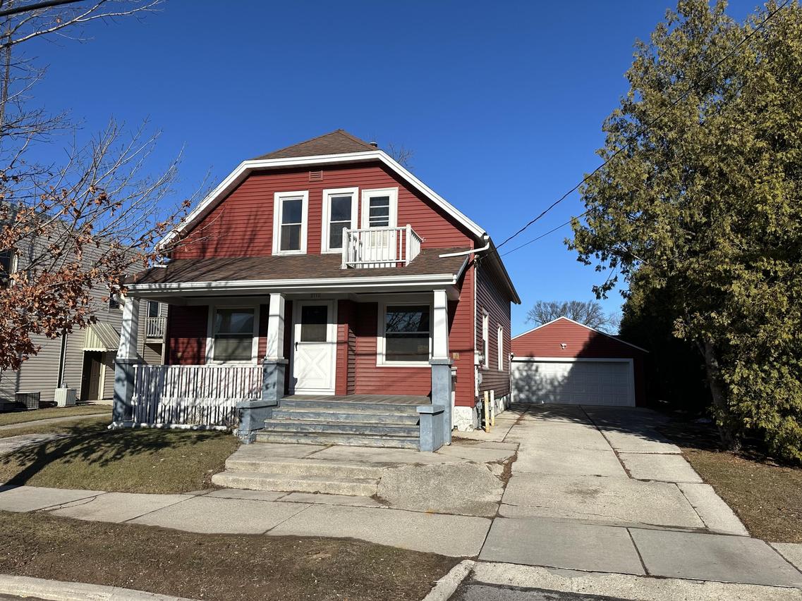 2312 Washington St, Manitowoc, WI 54220
