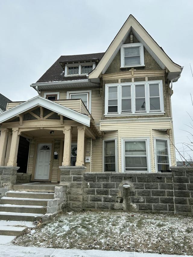 1533 W Greenfield Ave, Milwaukee, WI 53204