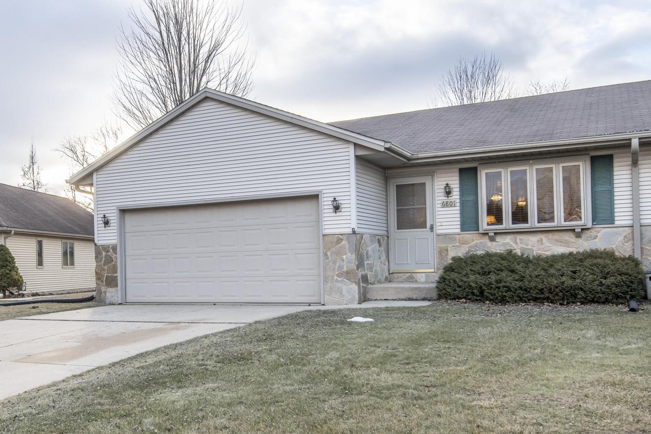 6801 Diane Dr, Newburg, WI 53090
