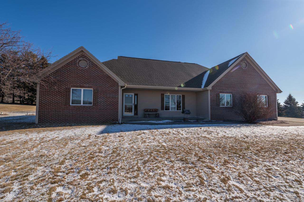 8294 Broadview Ln, Wayne, WI 53040