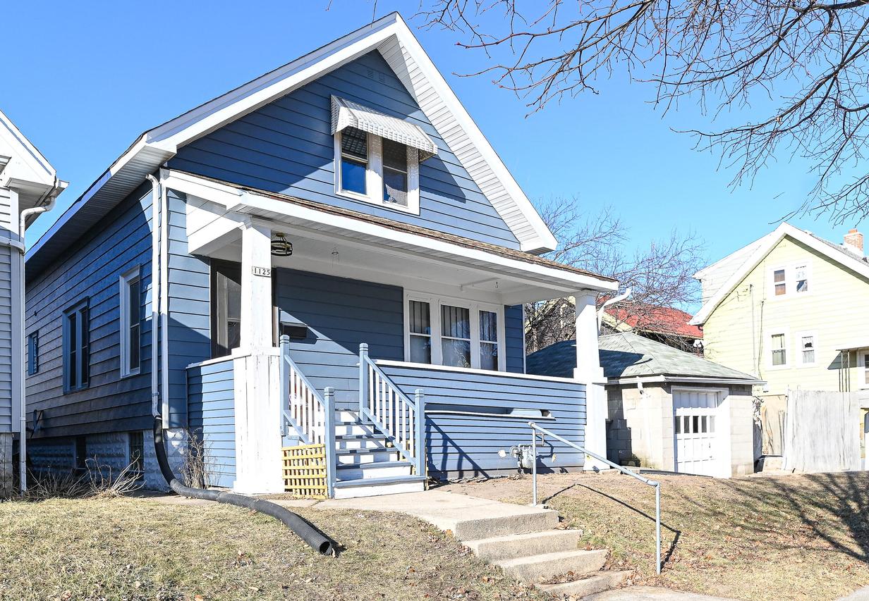 1125 S 50th St, West Milwaukee, WI 53214