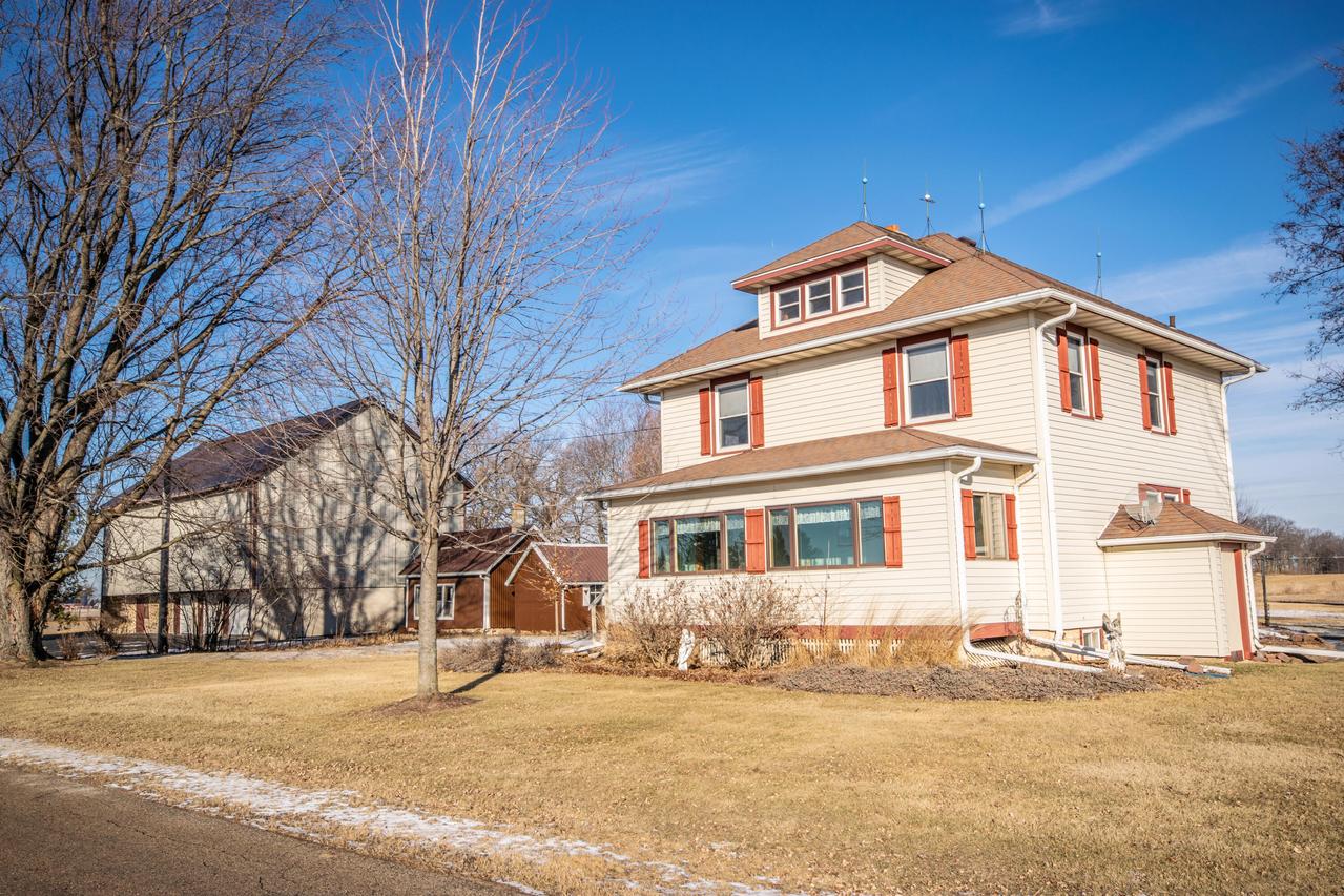 6588 Ohio Rd, Addison, WI 53002
