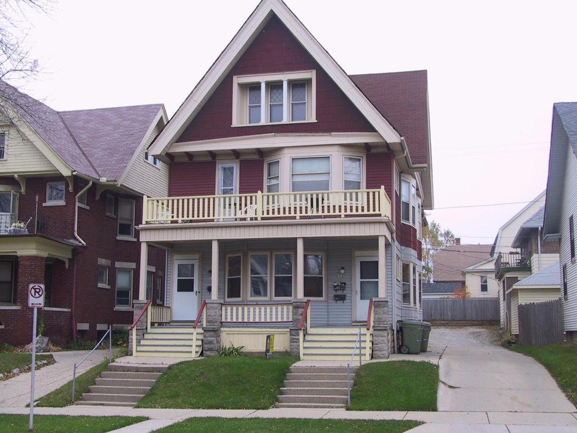 2558 N Frederick Ave, Milwaukee, WI 53211