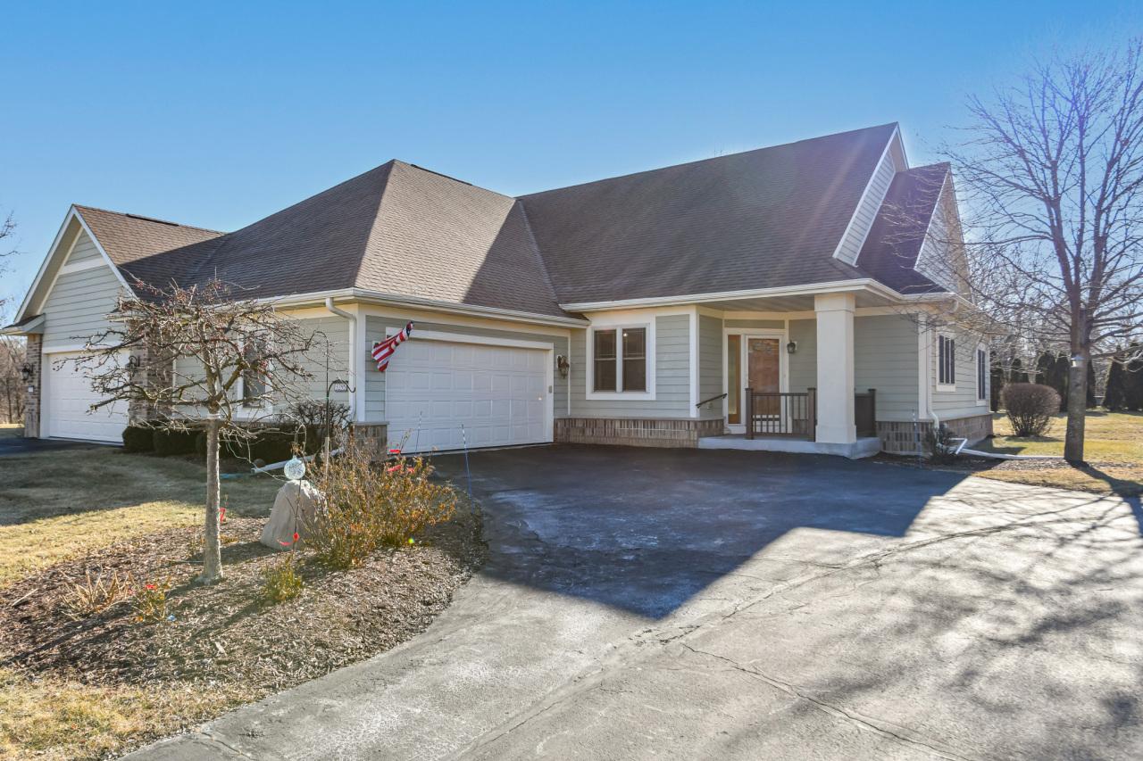 3295 W Villa Dr #86, Franklin, WI 53132