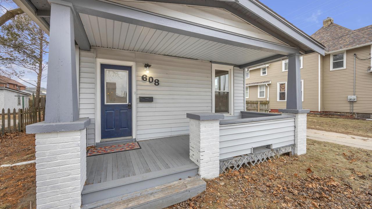 608 Buffalo St, Manitowoc, WI 54220