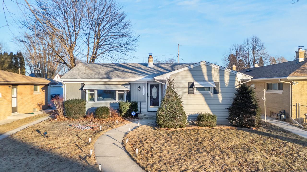 2423 S 15th St, Sheboygan, WI 53081