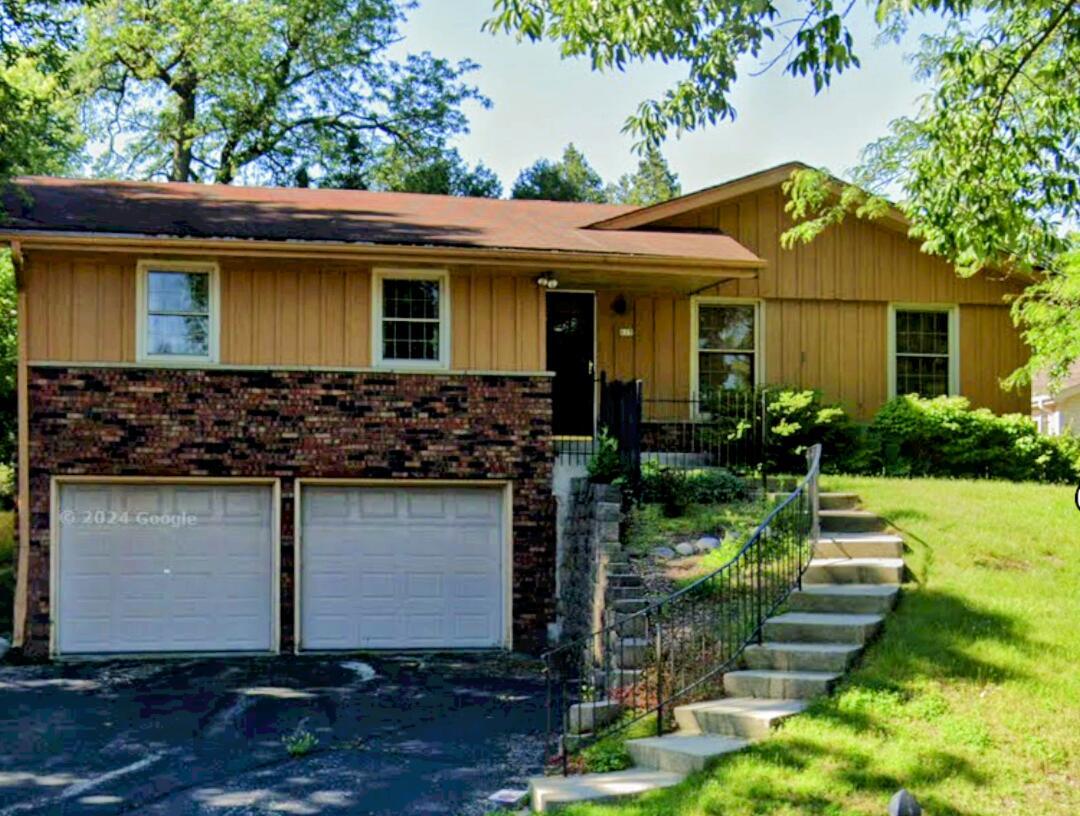 615 W Bender Rd, Glendale, WI 53217