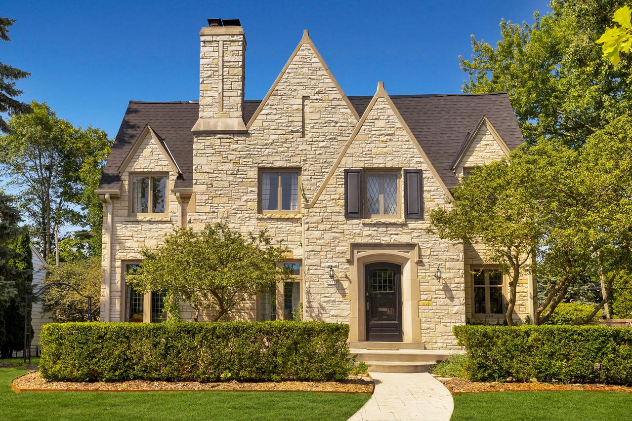 6311 N Berkeley Blvd, Whitefish Bay, WI 53217
