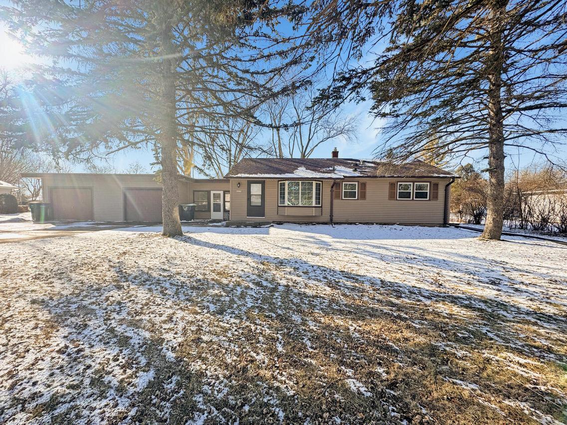 10139 S 11th Ave, Oak Creek, WI 53154