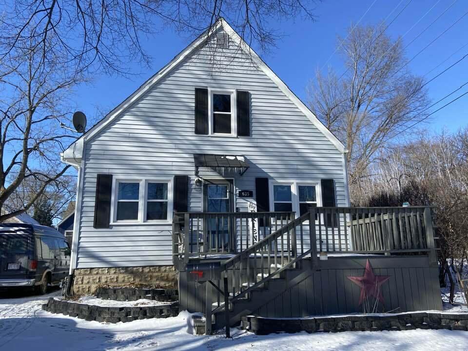 635 S 94th St, West Allis, WI 53214