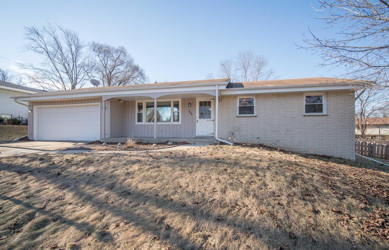 1404 Sandra Ln, West Bend, WI 53095