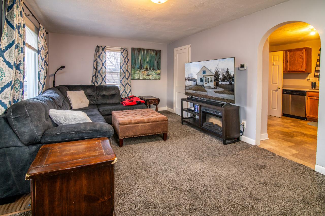 608 Emmet St, Watertown, WI 53094