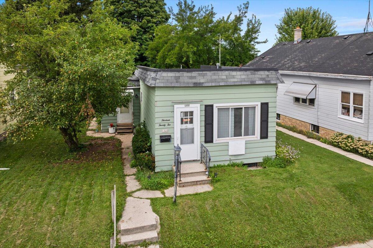 1322 S 23rd St, Sheboygan, WI 53081