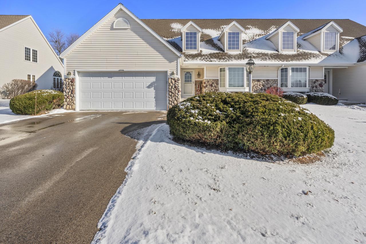 3550 S 147th St, New Berlin, WI 53151