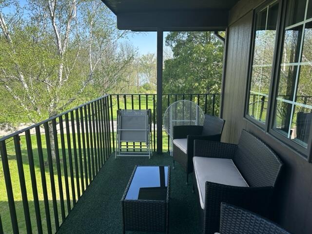 21 Matterhorn Cir #12, Geneva, WI 53147