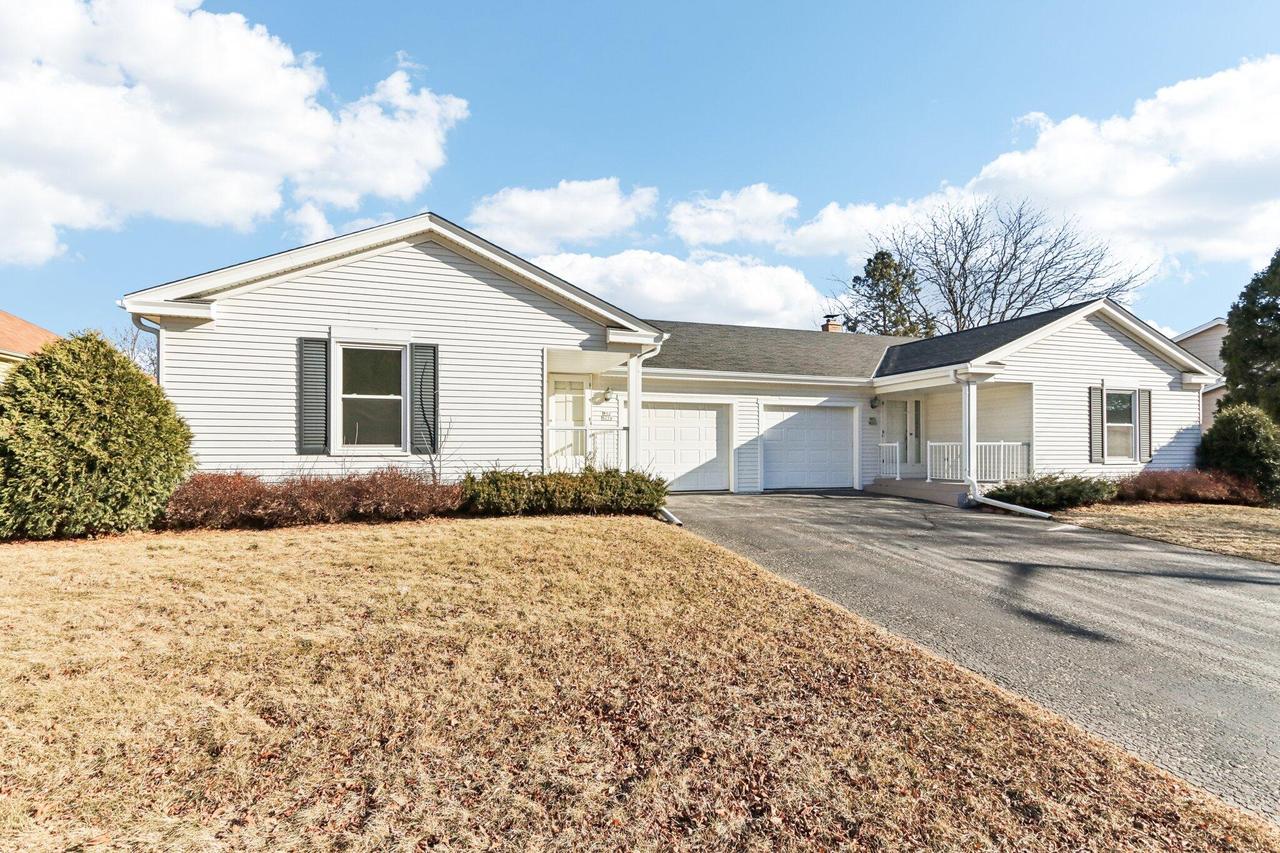W52N212 Pierce Ave #W52N214, Cedarburg, WI 53012