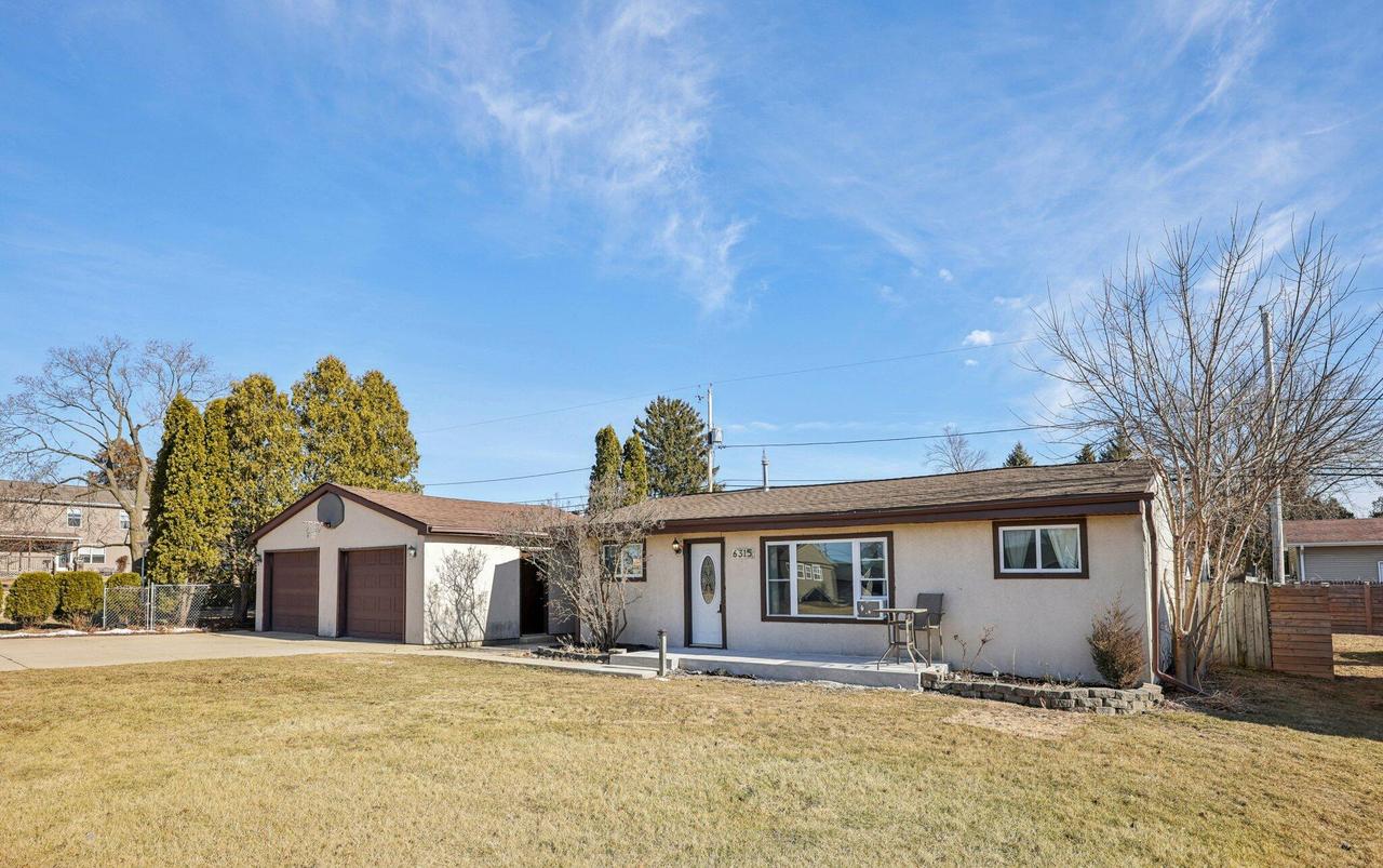 6315 247th Ave, Paddock Lake, WI 53168