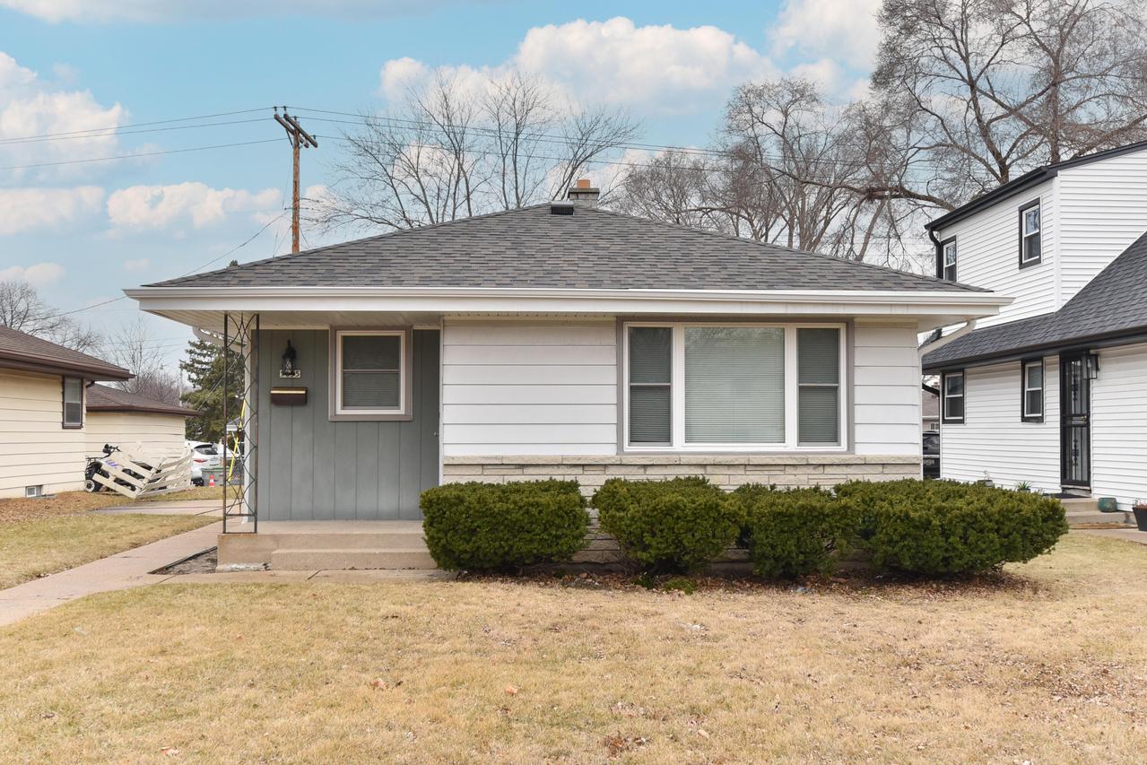 5655 N 91st St, Milwaukee, WI 53225