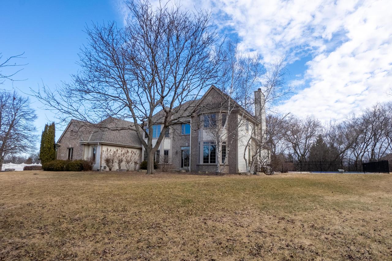 W290N3820 Fox Field, Delafield, WI 53072