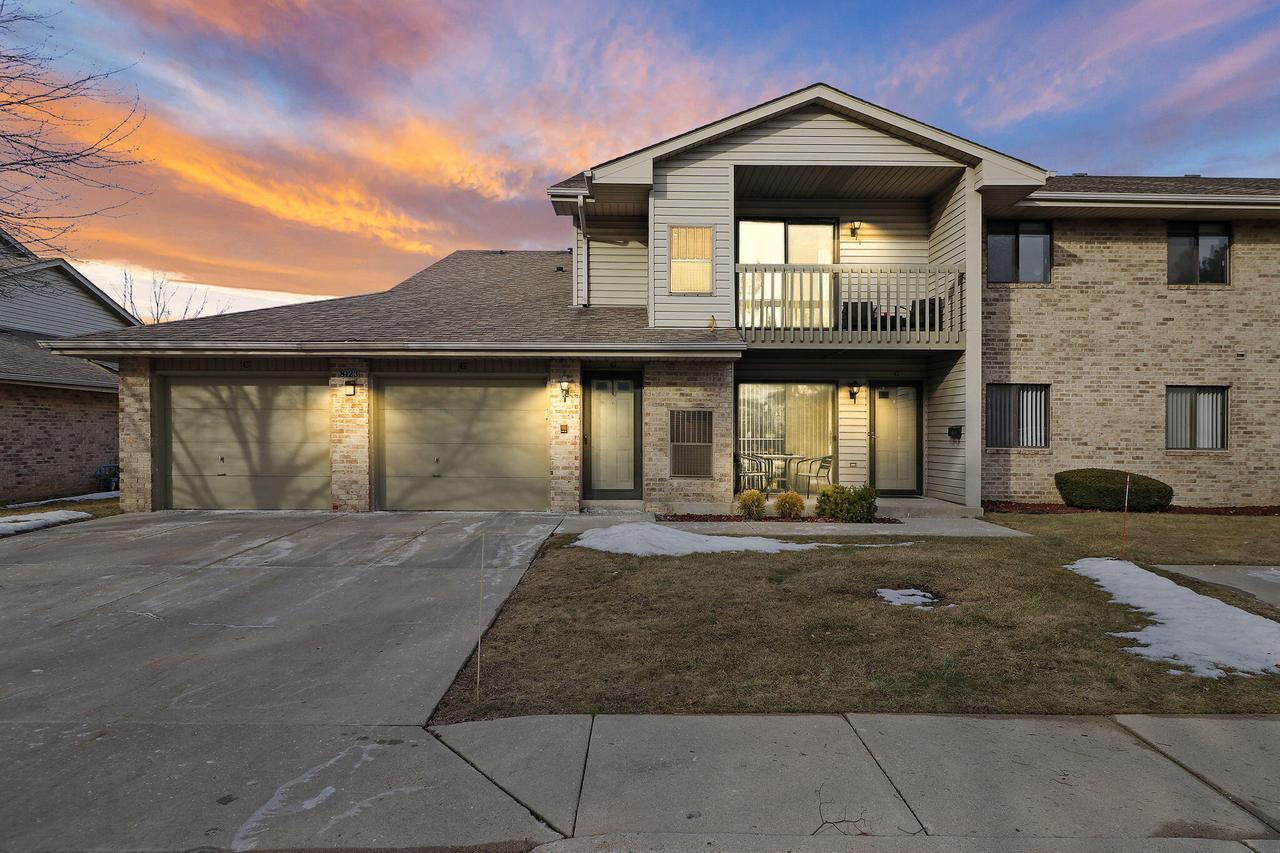 8123 40th Ave #G, Kenosha, WI 53142