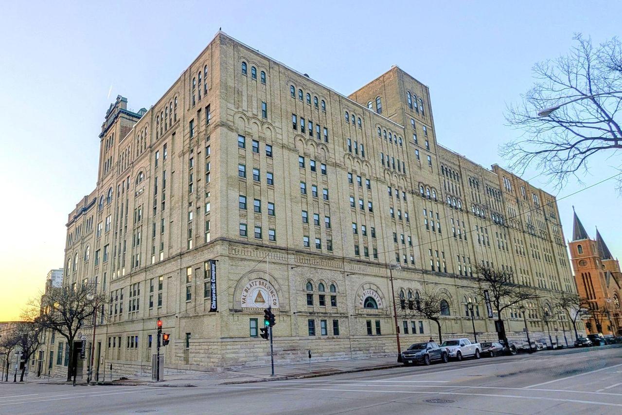 270 E Highland Ave #812, Milwaukee, WI 53202