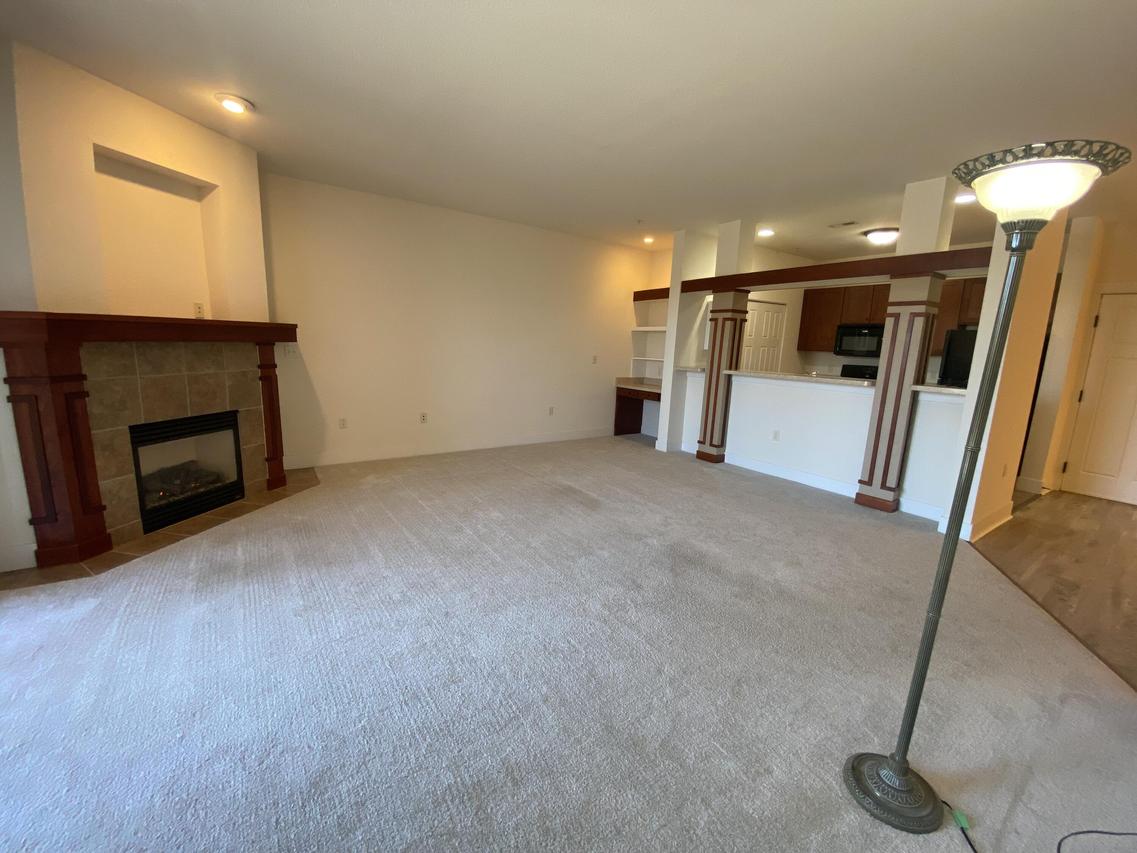 15295 W Library Ln #108E, New Berlin, WI 53151