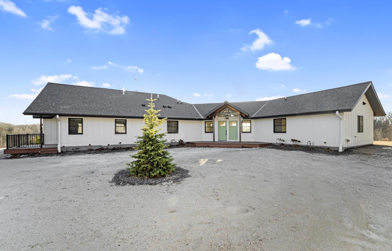 20750 Rockville Rd, Schleswig, WI 53042