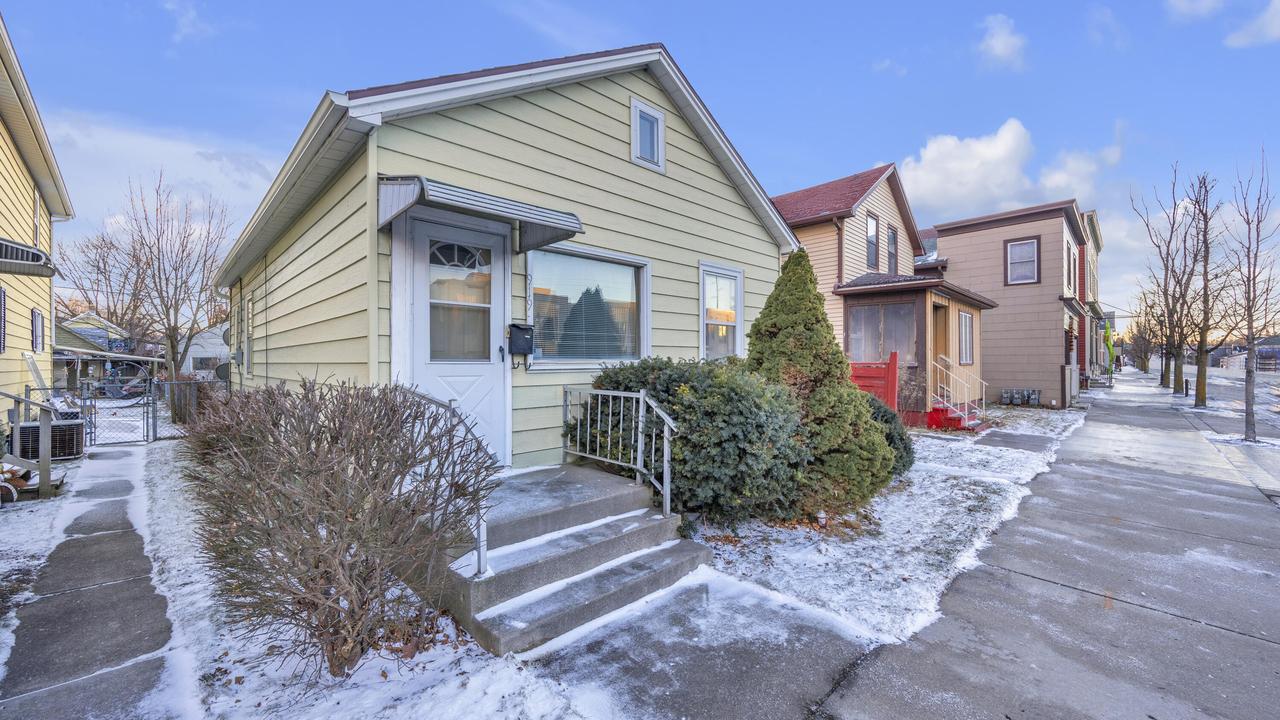 919 Indiana Ave, Sheboygan, WI 53081