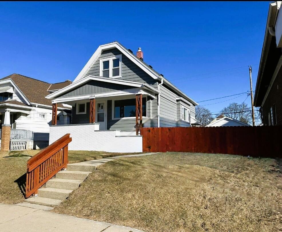 3314 S 16th St, Milwaukee, WI 53215