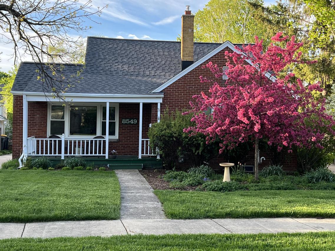 8549 Glencoe Cir, Wauwatosa, WI 53226