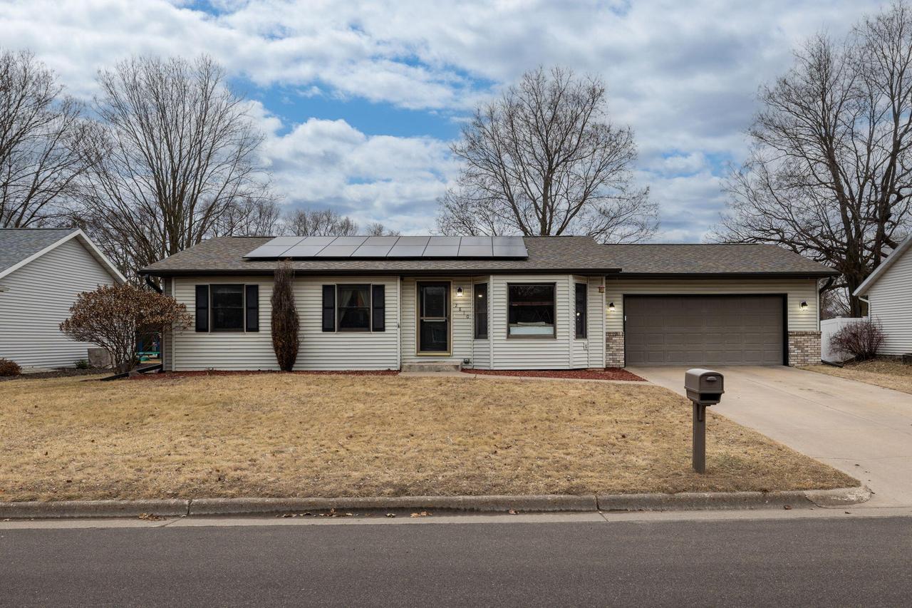 2810 Cedar Ave, Holmen, WI 54636