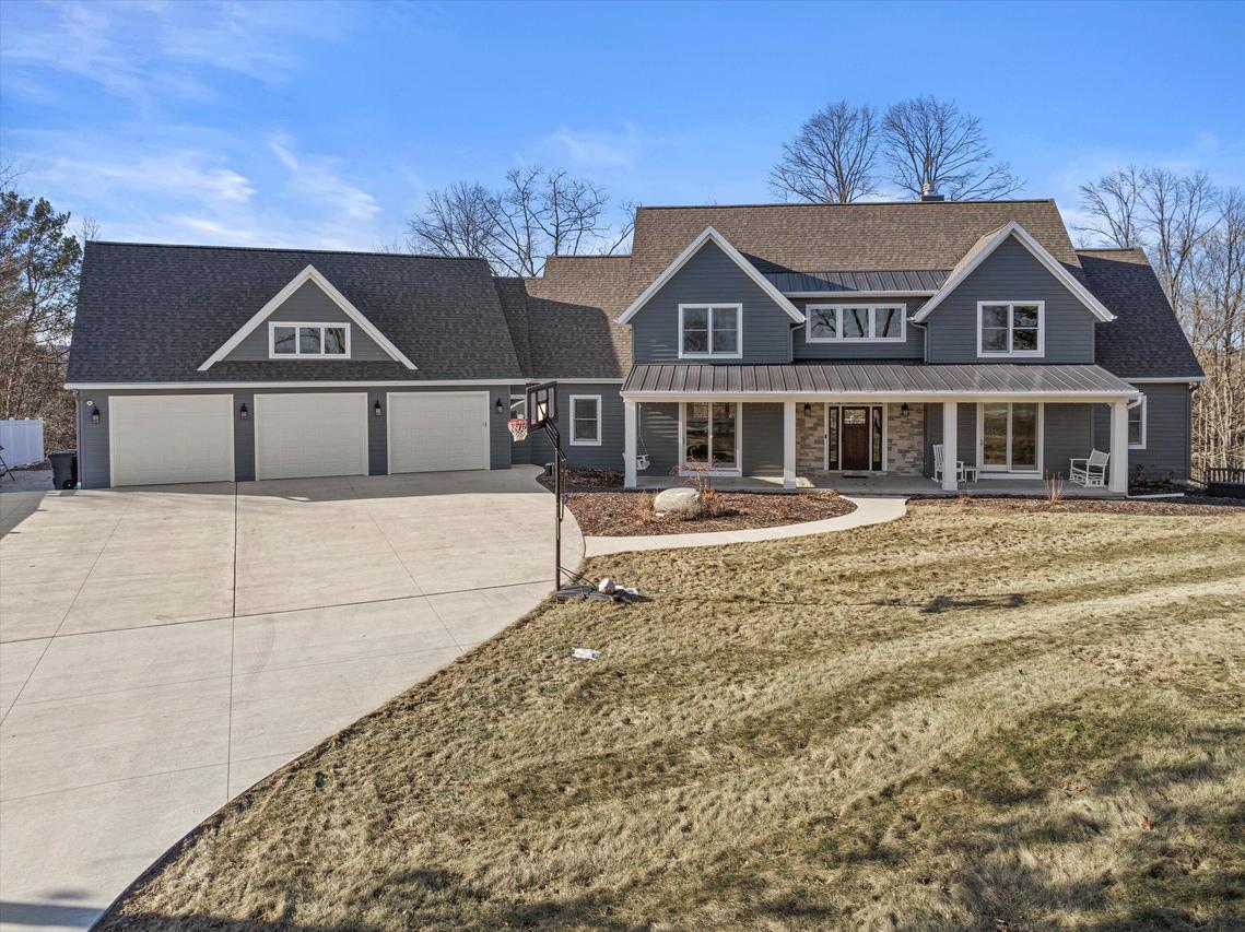 N6192 Riverview Rd, Plymouth, WI 53073