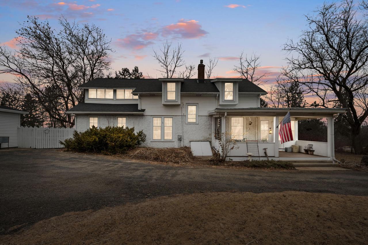 8475 N Port Washington Rd, Fox Point, WI 53217