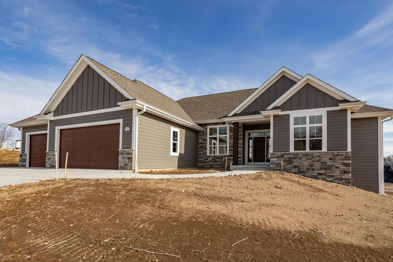 W253N5552 Crescent Hill, Sussex, WI 53089