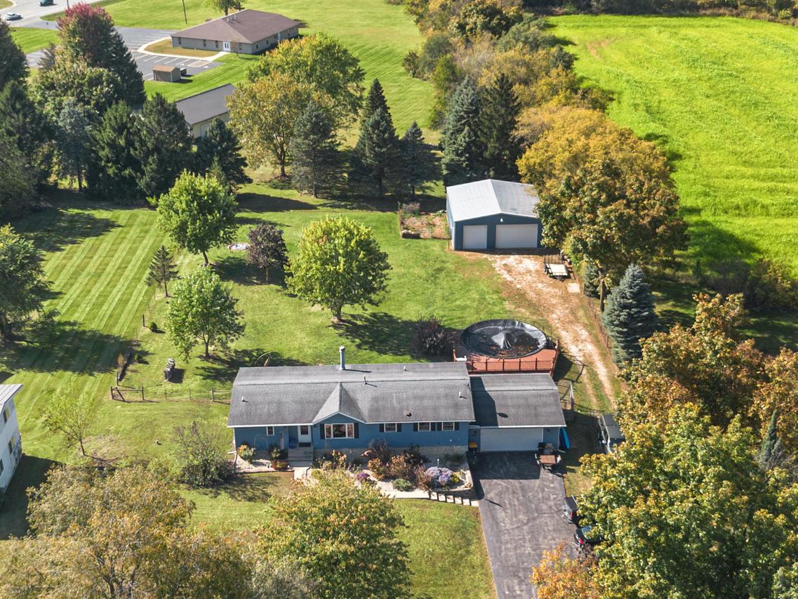 8904 352nd Ave, Randall, WI 53105