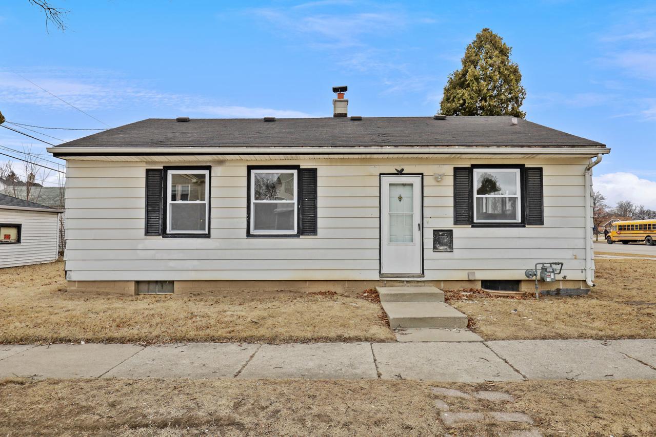 4415 N Teutonia Ave, Milwaukee, WI 53209