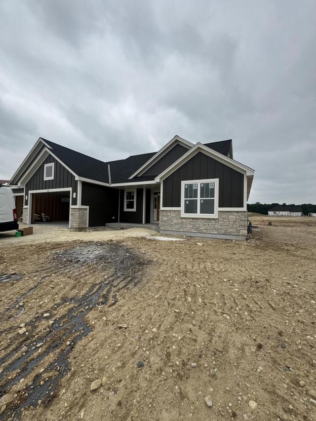 497 Limestone Ln, Slinger, WI 53086