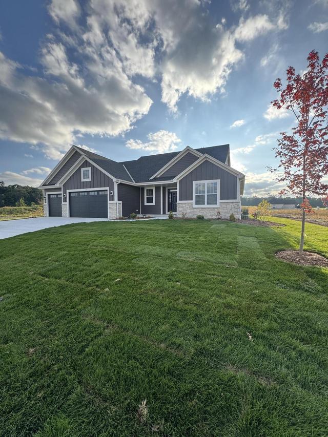 497 Limestone Ln, Slinger, WI 53086