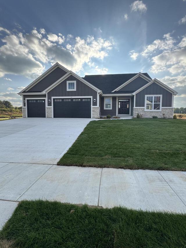 497 Limestone Ln, Slinger, WI 53086